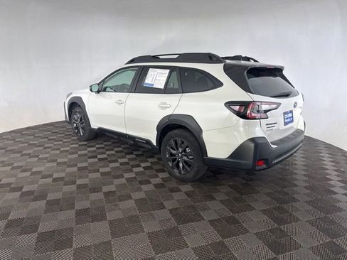 Used 2025 Subaru Outback Onyx Edition AWD/4WD image 9