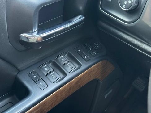 Used 2015 Chevrolet Silverado 1500 LTZ AWD/4WD image 32