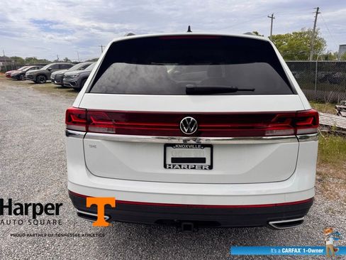 Used 2024 Volkswagen Atlas SE w/ Black Wheel Package image 4