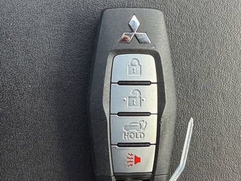 Used 2025 Mitsubishi Outlander SEL FWD image 30