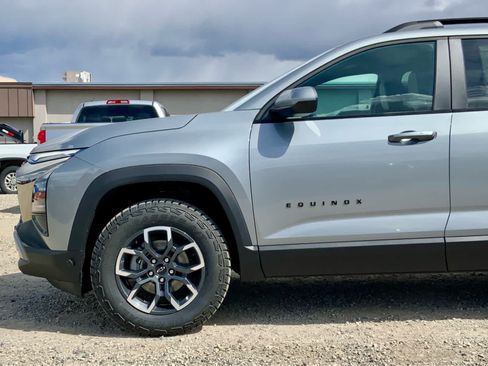 New 2026 Chevrolet Equinox ACTIV AWD/4WD image 10