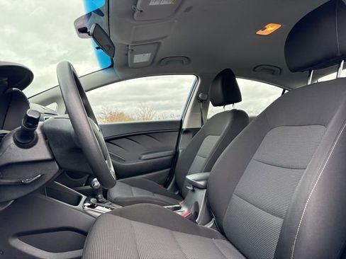 Used 2017 Kia Forte LX image 8