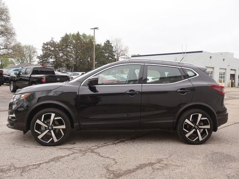 Used 2022 Nissan Rogue Sport SL image 5