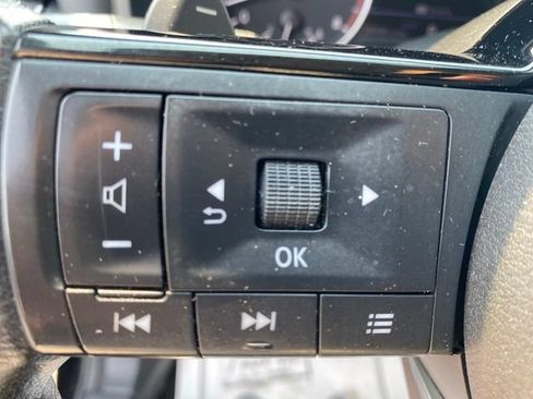 Used 2023 Nissan Rogue SV AWD/4WD image 18