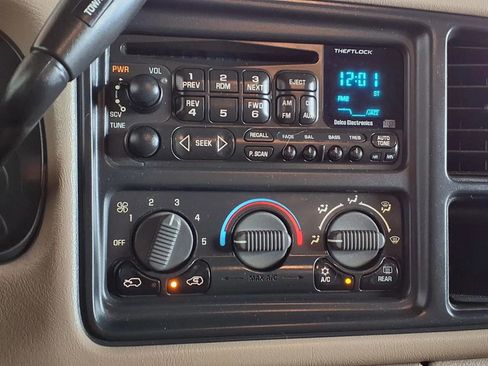 Used 2001 Chevrolet Silverado 2500 LS w/ Off-Road Skid Plate Pkg AWD/4WD image 20