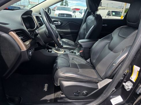Used 2014 Jeep Cherokee Limited w/ Technology Group AWD/4WD image 22