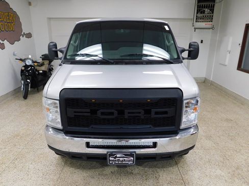 Used 2014 Ford E-250 and Econoline 250 w/ Power Group image 14