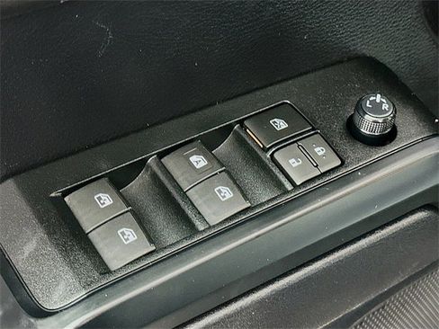 Used 2020 Toyota Tacoma SR image 18