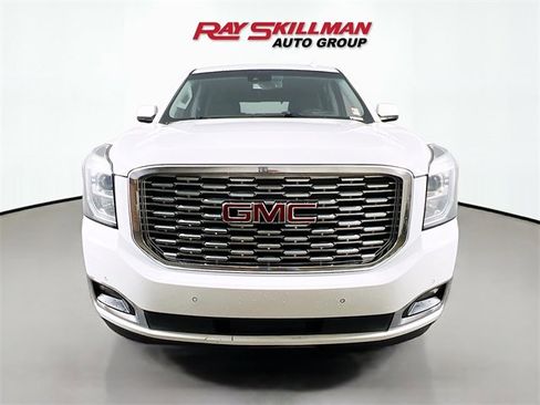 Used 2018 GMC Yukon Denali image 2