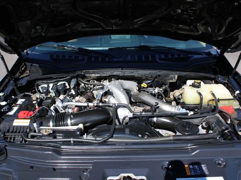 Used 2022 Ford F350 Lariat w/ Camper Package image 11