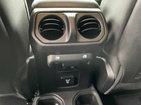 Used 2023 Jeep Gladiator Mojave w/ Cold Weather Group AWD/4WD image 27