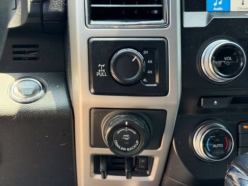 Used 2018 Ford F150 Lariat w/ Equipment Group 502A Luxury AWD/4WD image 11