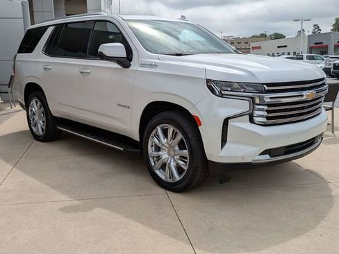 Used 2021 Chevrolet Tahoe High Country AWD/4WD image 2