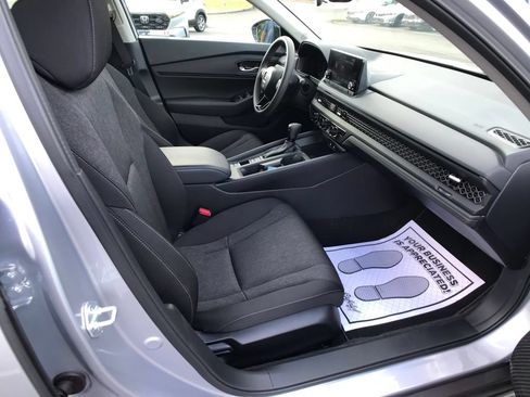Certified 2025 Honda Accord SE image 10