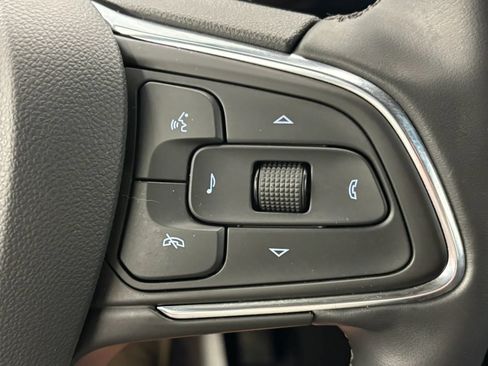 Used 2025 Buick Envista Preferred w/ Convenience I Package FWD image 45