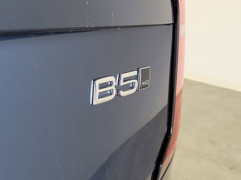 Used 2025 Volvo XC90 B5 Plus image 8