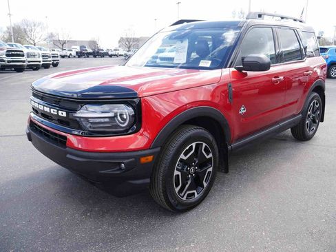 Used 2024 Ford Bronco Sport Outer Banks w/ Tech Package AWD/4WD image 4