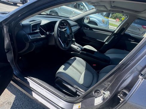 Used 2017 Honda Civic EX image 9