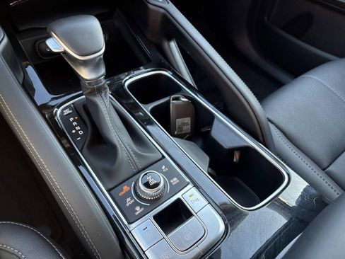 Used 2025 Kia Telluride EX w/ EX Captain's Chair Package image 34