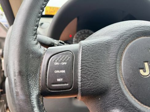 Used 2006 Jeep Liberty Sport AWD/4WD image 15