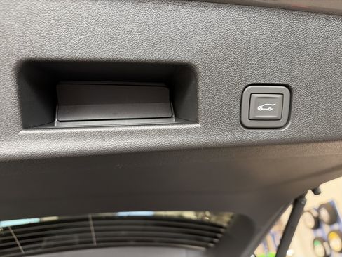 New 2026 Chevrolet Traverse LT w/ Midnight/Sport Edition image 6