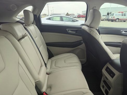 Used 2022 Ford Edge Titanium w/ Equipment Group 301A image 7
