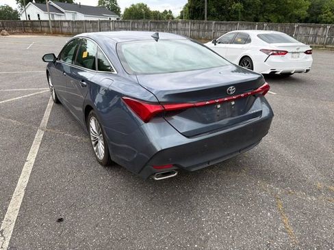Used 2020 Toyota Avalon Limited FWD image 7