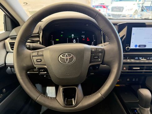 Used 2025 Toyota Camry LE w/ Convenience Package AWD/4WD image 29