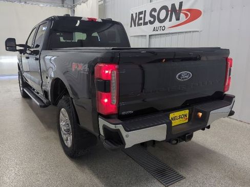 Used 2025 Ford F350 Lariat w/ FX4 Off-Road Package AWD/4WD image 8