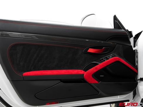 Used 2018 Porsche 911 GT2 RS image 33