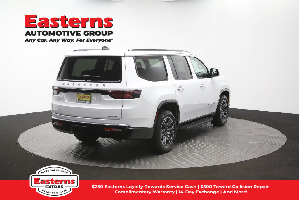 Used 2024 Jeep Wagoneer Series II AWD/4WD image 43