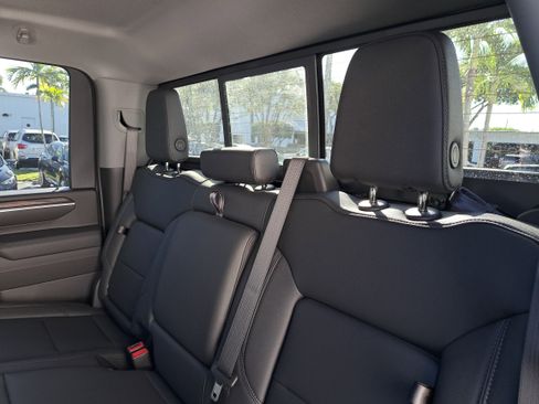 New 2026 GMC Sierra 2500 SLT w/ SLT Premium Package image 12