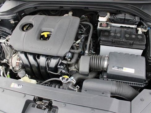 Used 2019 Hyundai Elantra SE image 26