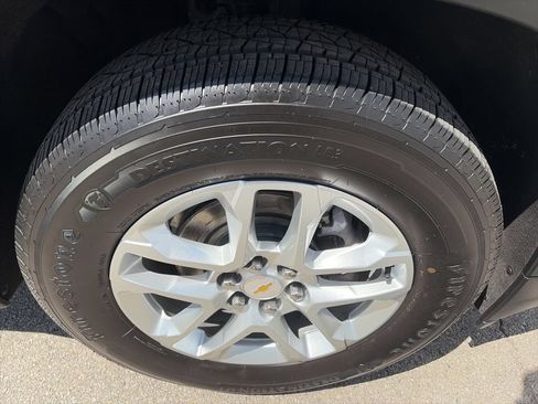 Used 2022 Chevrolet Traverse LS FWD image 37