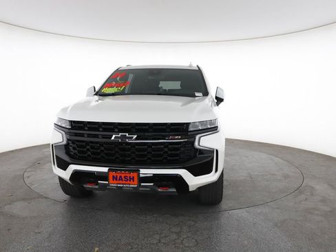 Certified 2024 Chevrolet Suburban Z71 w/ Z71 Off-Road Package AWD/4WD image 4