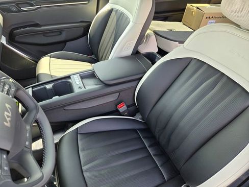New 2026 Kia EV9 GT-Line AWD/4WD image 17