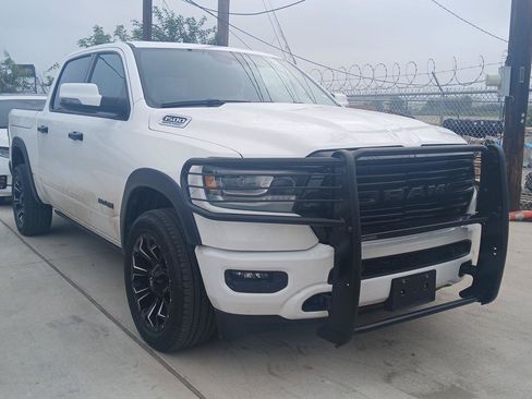 Used 2024 RAM 1500 Laramie AWD/4WD image 6