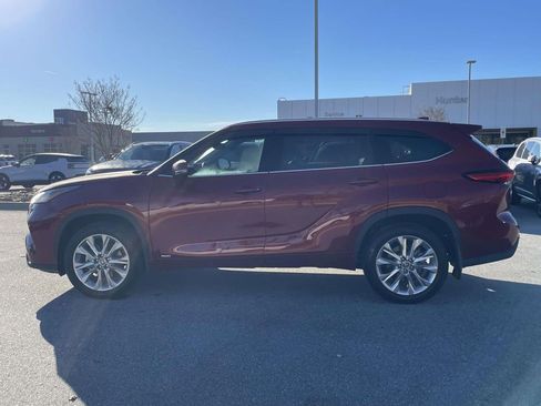 Used 2023 Toyota Highlander Limited image 28