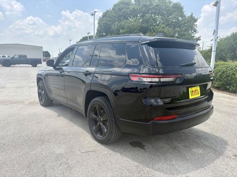Used 2022 Jeep Grand Cherokee L Limited w/ Black Appearance Package RWD image 5