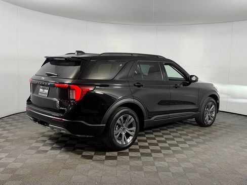 Used 2026 Ford Explorer Active w/ Active Comfort Package AWD/4WD image 5