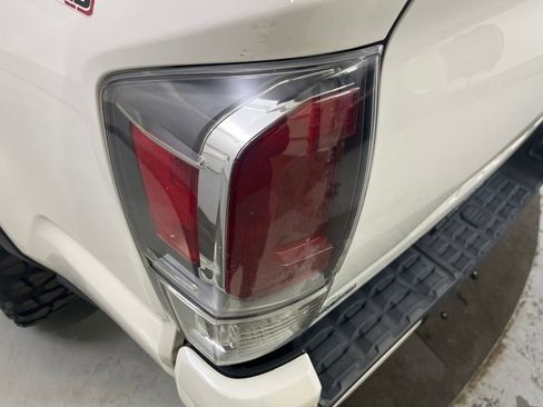 Used 2021 Toyota Tacoma TRD Off-Road image 45