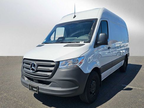 Used 2025 Mercedes-Benz Sprinter 2500 image 7