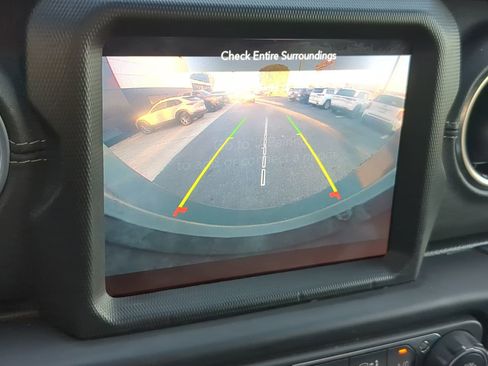 Used 2020 Jeep Wrangler Unlimited Sahara w/ Uconnect 4C Nav & Sound Group image 19