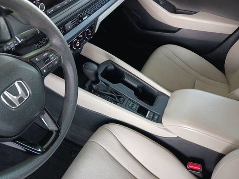 Used 2023 Honda Accord EX image 11
