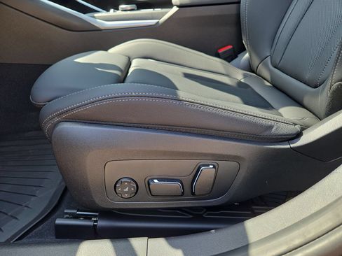 Used 2026 BMW 330i Sedan w/ Premium Package RWD image 17