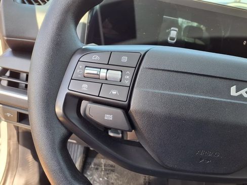 Used 2025 Kia K4 FWD image 17