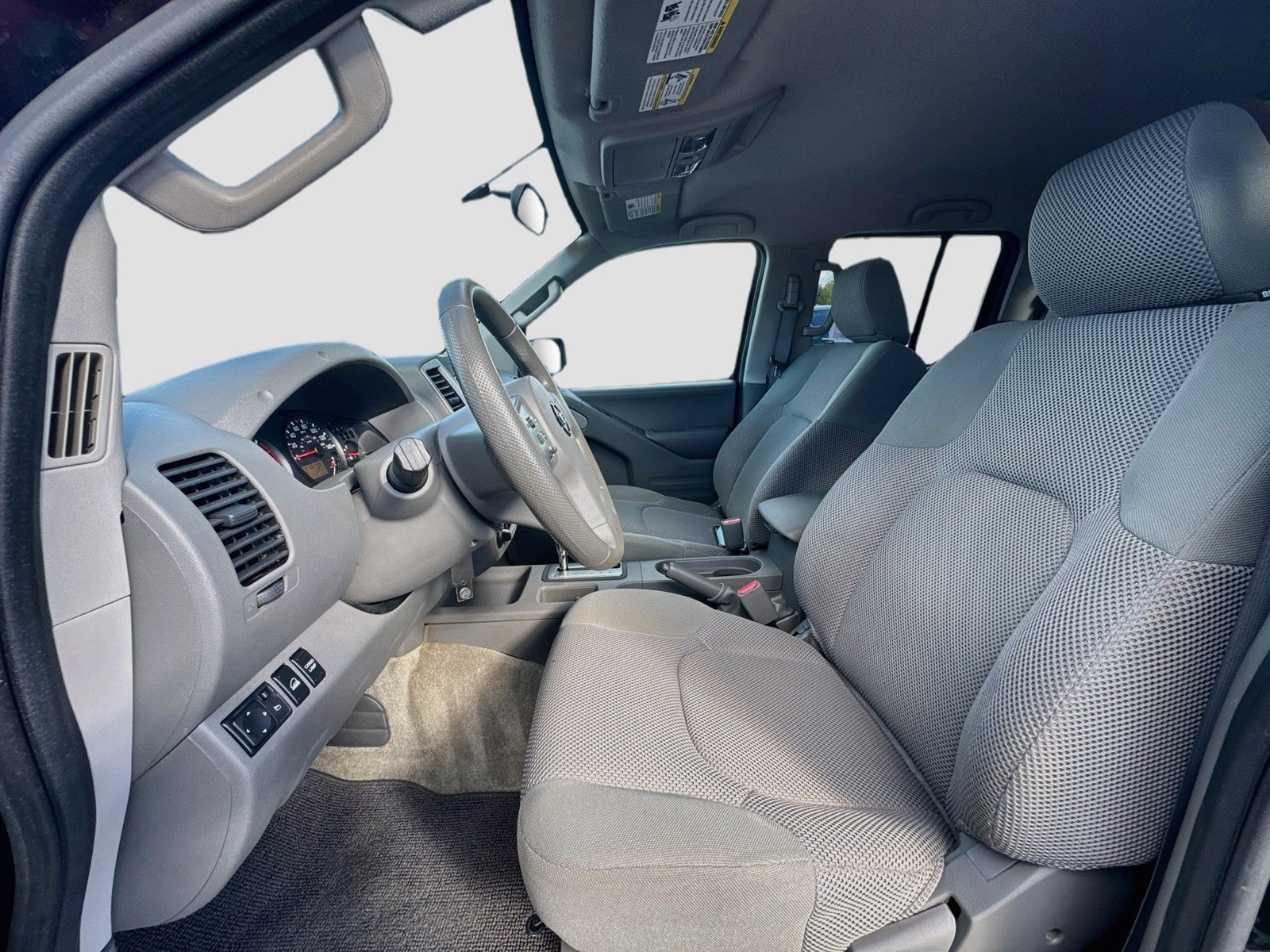 Used 2016 Nissan Frontier SV AWD/4WD image 19