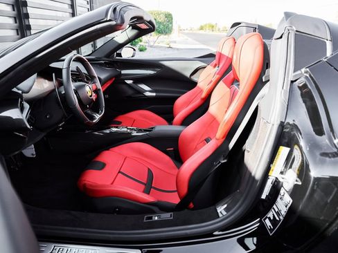Used 2024 Ferrari SF90 Spider image 38