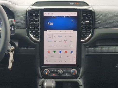 Used 2024 Ford Ranger XLT w/ Technology Package image 16