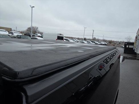 Used 2022 Chevrolet Silverado 1500 LT image 14